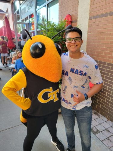 Andrés Robles Sotomayor poses with Buzz.